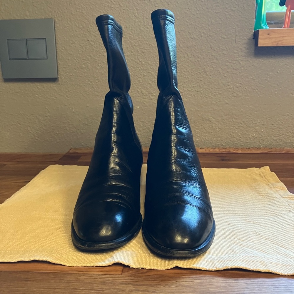 Salvatore Ferragamo Black Boots Sleek Leather Design size 8 1/2 C women’s